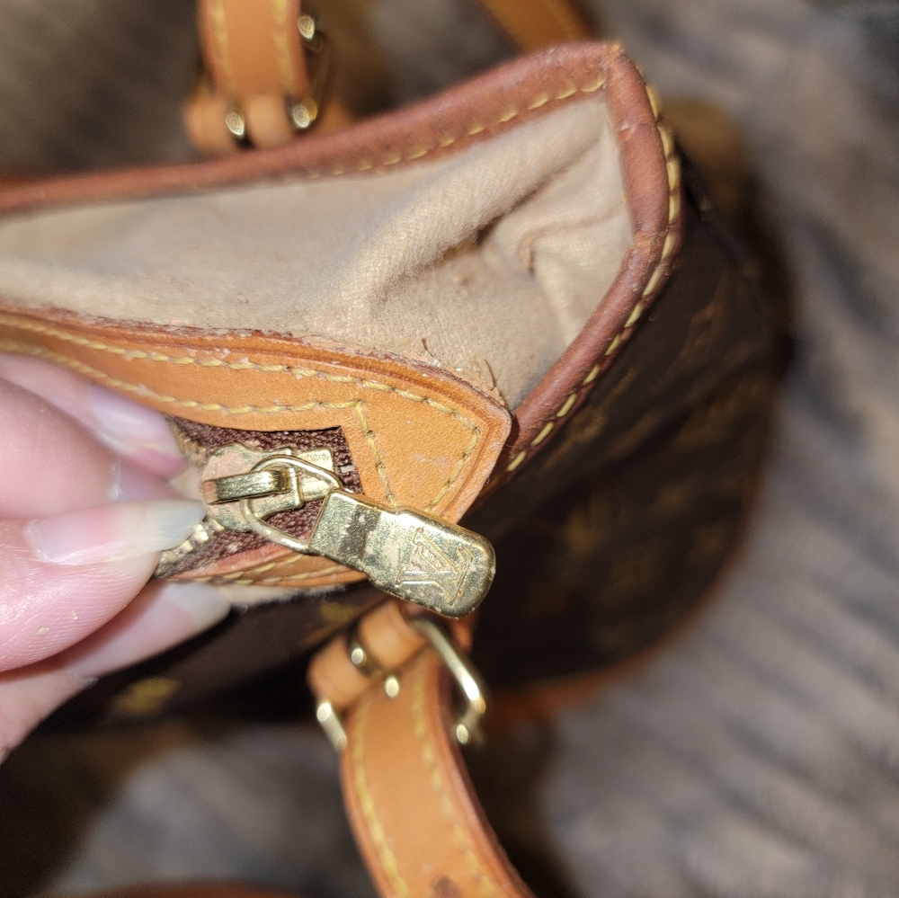 FIRM Vintage LV Monogram Bucket Bag - Picture 12 of 16